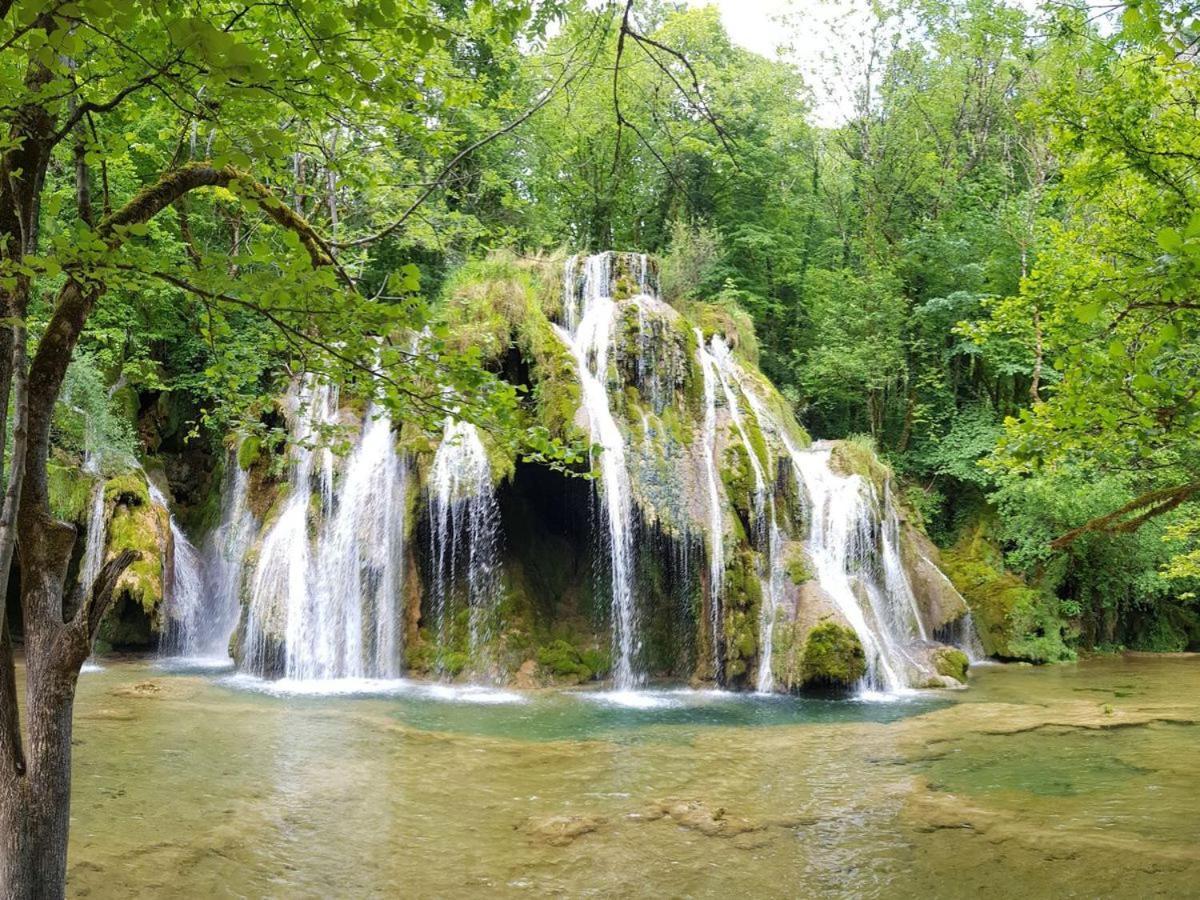 Вилла Au Bord De Seille Nevy-Sur-Seille Экстерьер фото